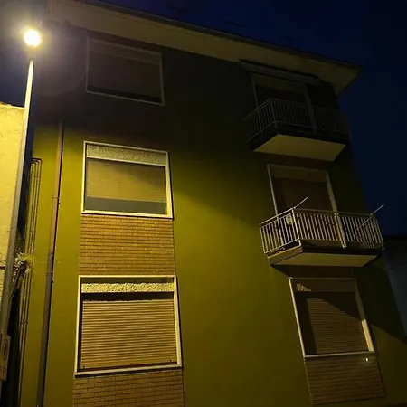 Stylish Flat In Apartment *